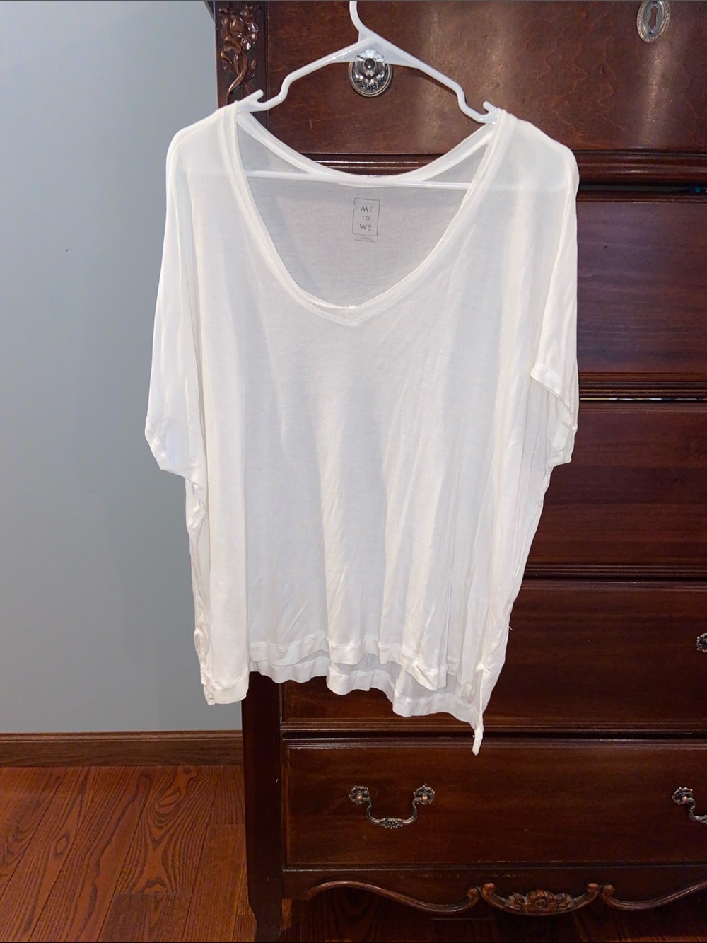 Me to We, size XS, white